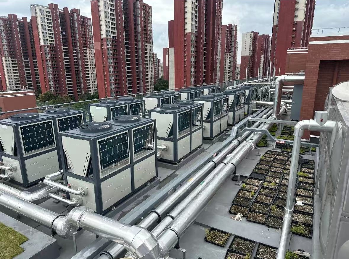 Energiją taupantis ir sąnaudas mažinantis naujas etalonas! Dviejų šaltinių šilumos siurblių išmanioji sistema pertvarko viešbučių ir komercinių kompleksų energetinius sprendimus Energiją taupantis ir sąnaudas mažinantis naujas etalonas! Dviejų šaltinių šilumos siurblių išmanioji sistema pertvarko viešbučių ir komercinių kompleksų energetinius sprendimus